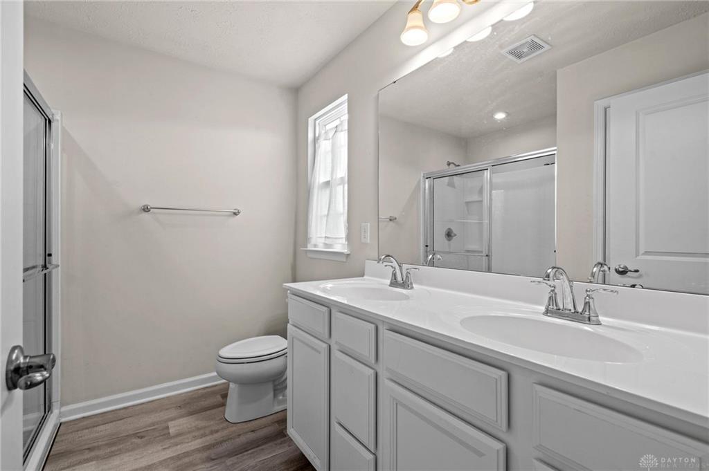 169 Cresting Property Photo 3