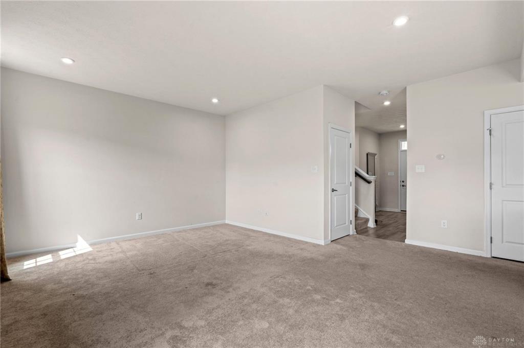 169 Cresting Property Photo 4