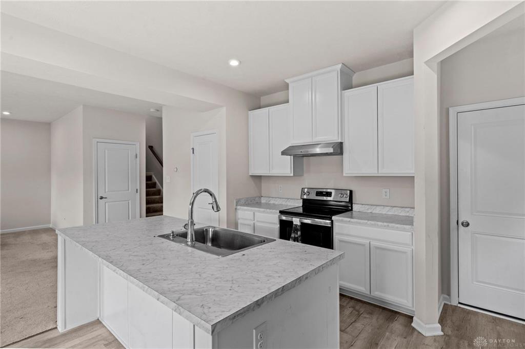 169 Cresting Property Photo 16
