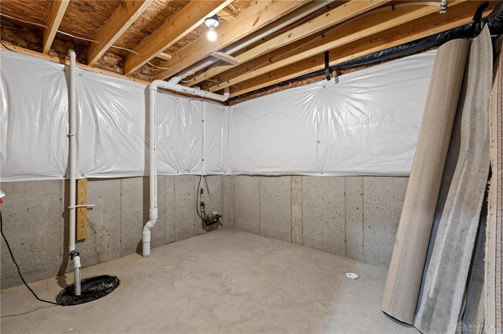 169 Cresting Property Photo 38