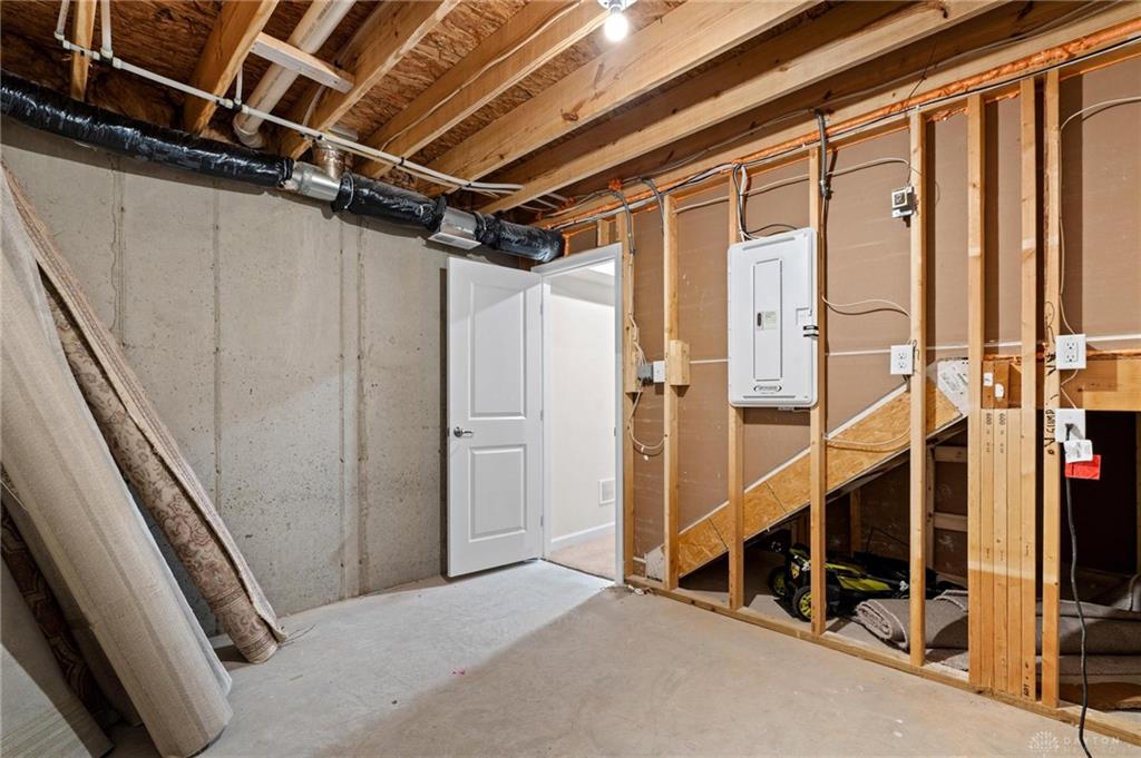 169 Cresting Property Photo 39