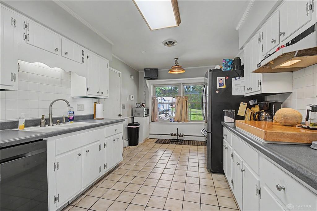 99 Katherine Property Photo 10