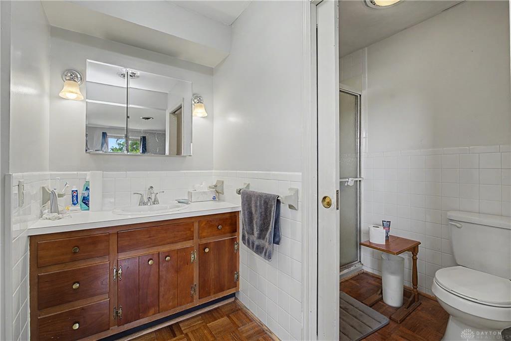 99 Katherine Property Photo 17