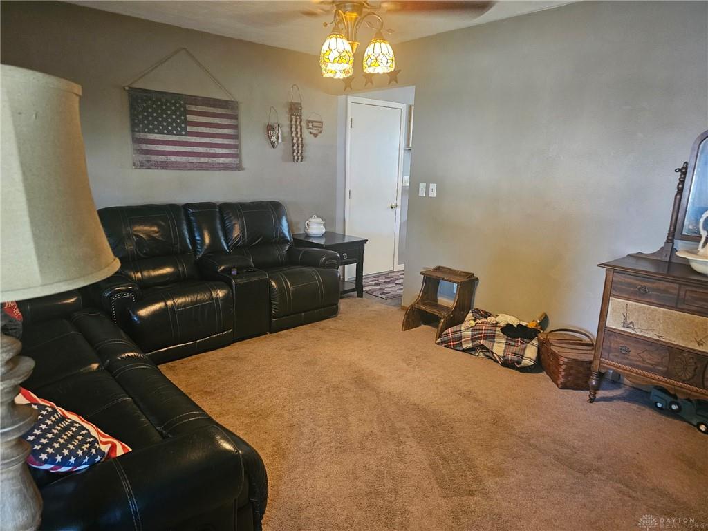 706 Cedar Property Photo 3