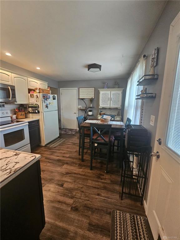 706 Cedar Property Photo 5