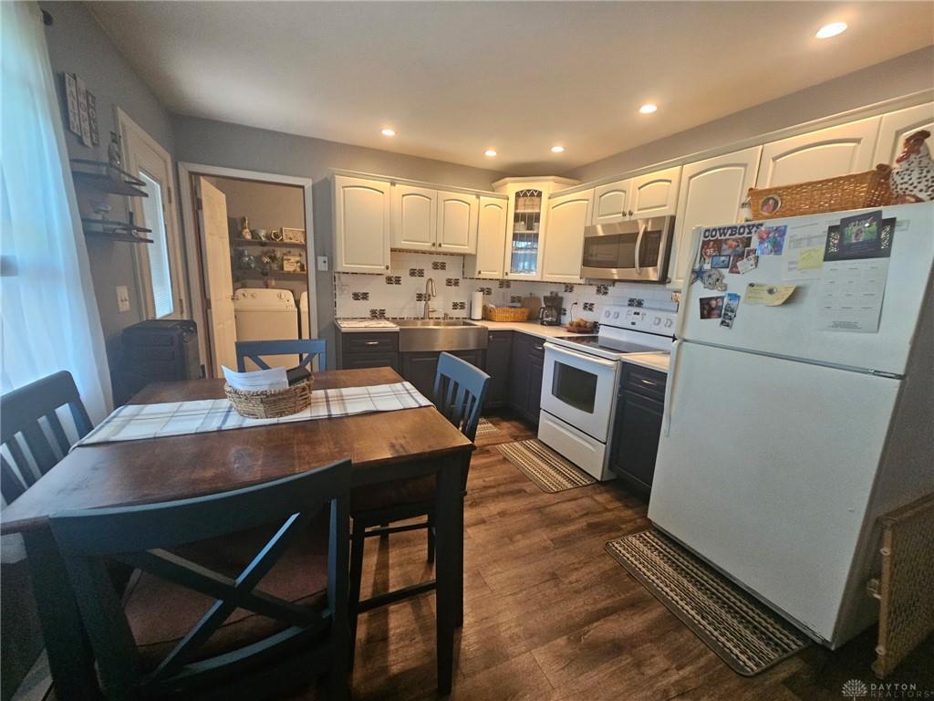 706 Cedar Property Photo 6