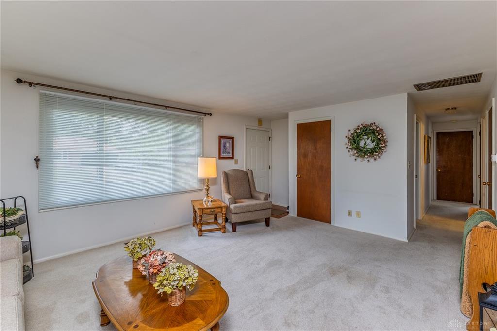 1004 Bristol Property Photo 6