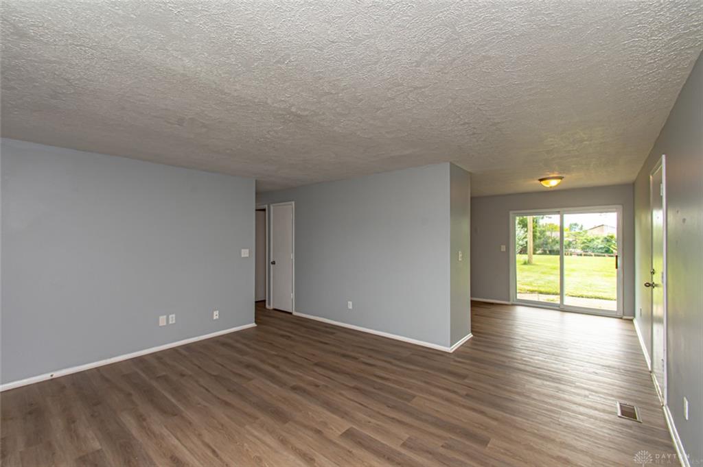 7613 Damascus Property Photo 4