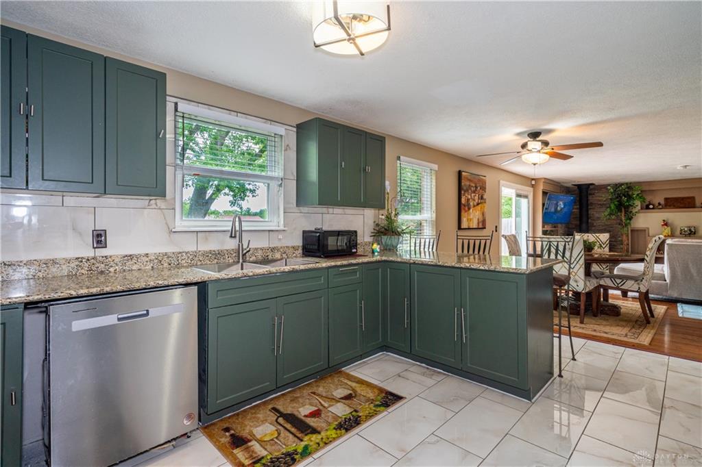 7519 Rustic Woods Property Photo 10