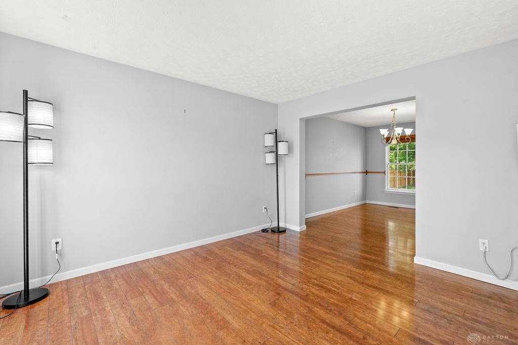 2444 Featherston Property Photo 5