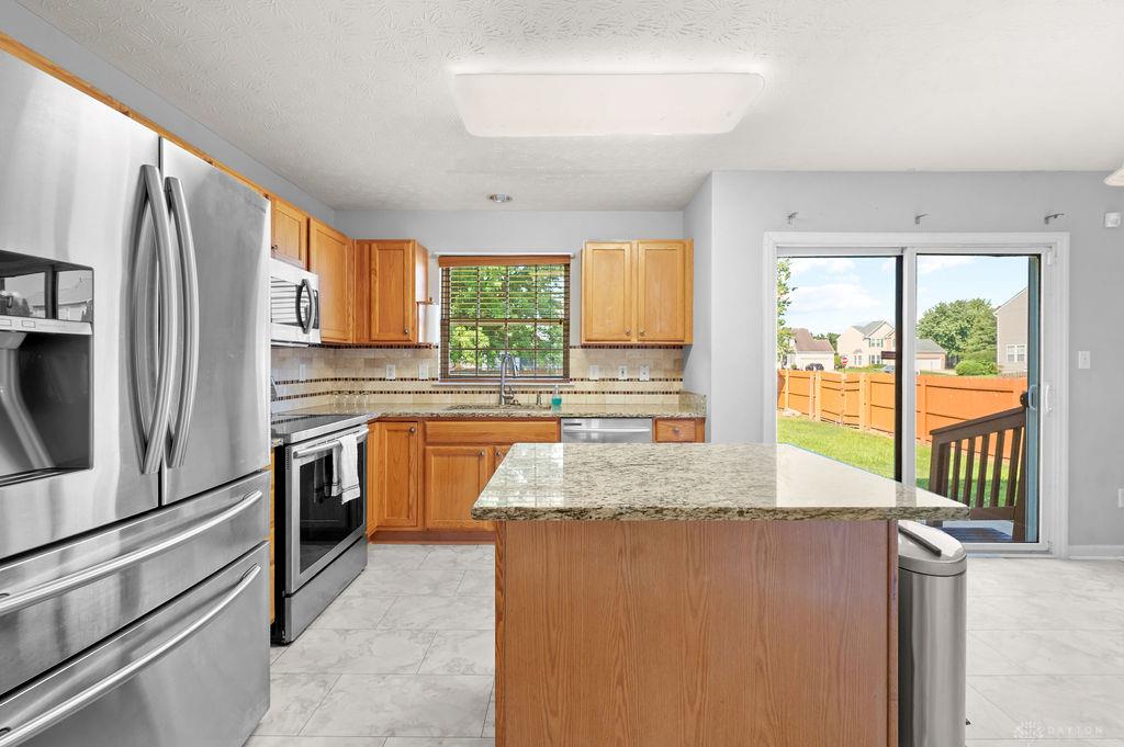 2444 Featherston Property Photo 11