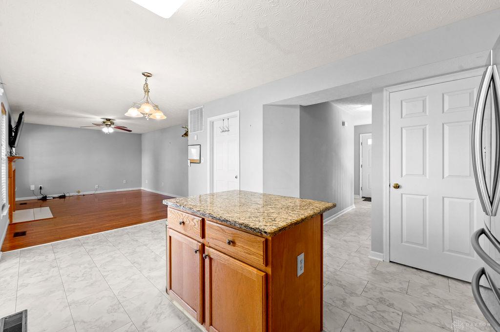 2444 Featherston Property Photo 15