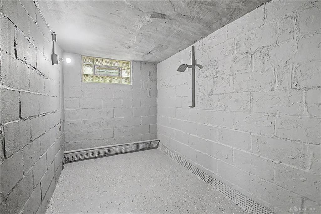 17 Coffman Property Photo 33