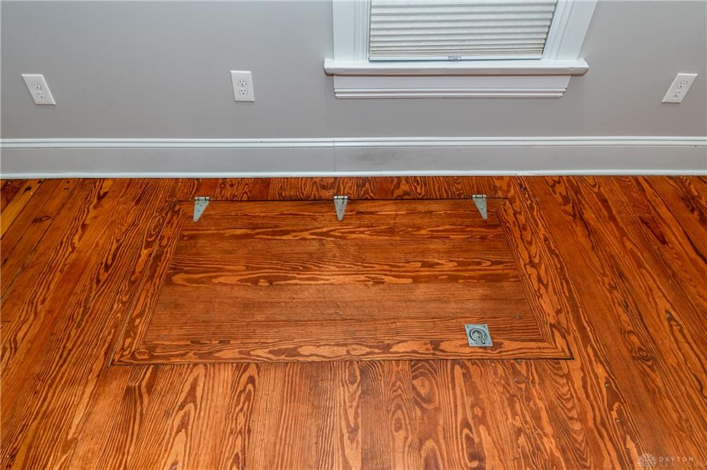 666 Oak Property Photo 18