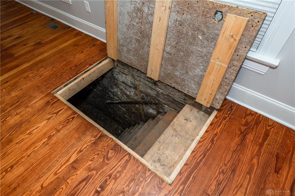 666 Oak Property Photo 19