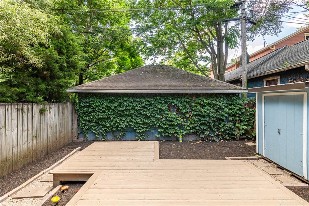 666 Oak Property Photo 22