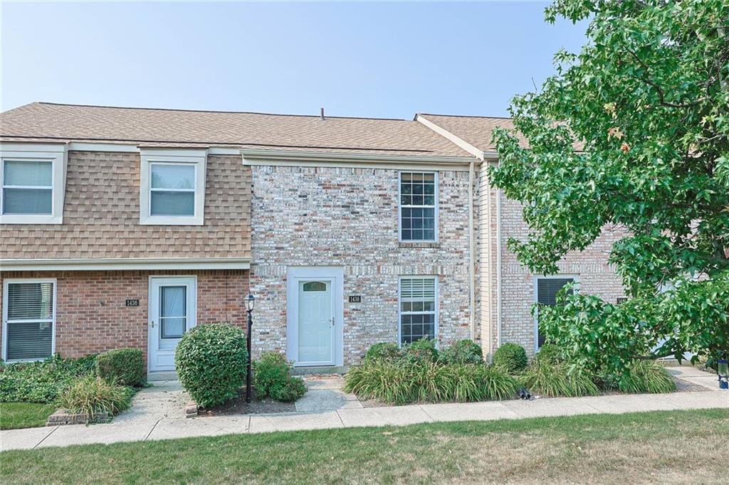 1438 Crown Point