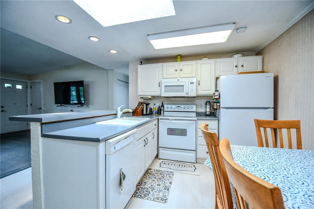 2201 Cinnabar Property Photo 11