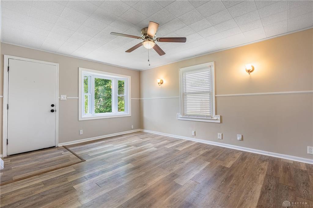 2832 Ferncliff Property Photo 3