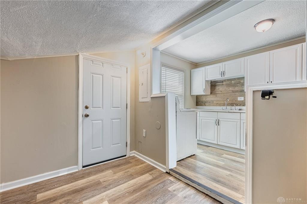 2832 Ferncliff Property Photo 14