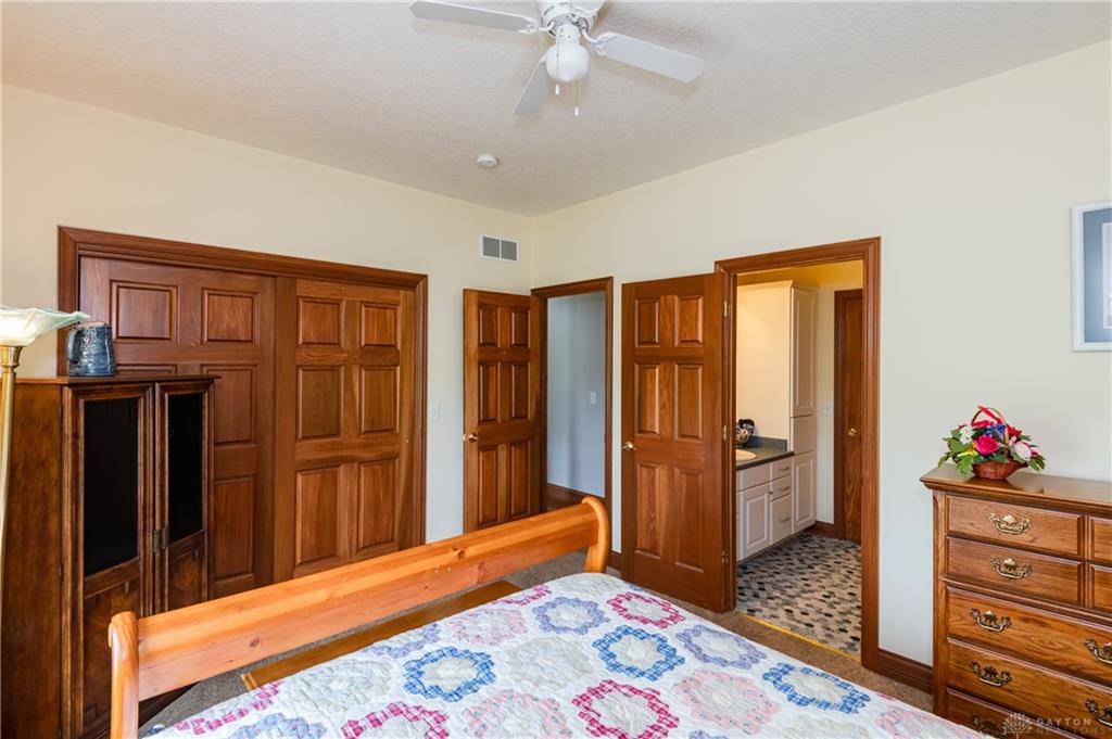 1643 St John Property Photo 38