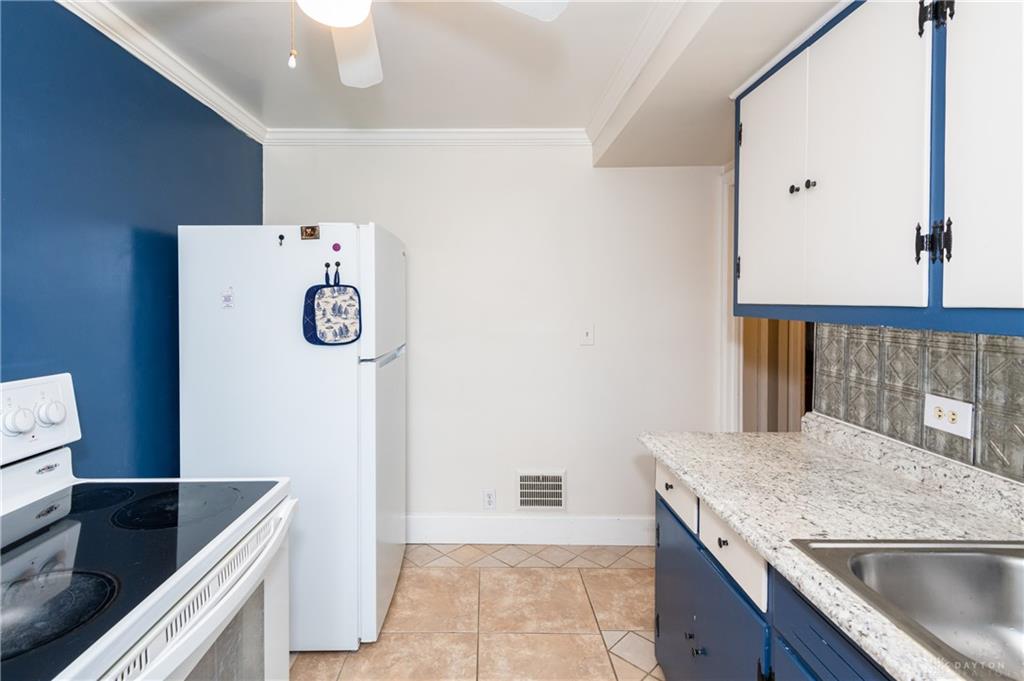 333 Castlewood Property Photo 15