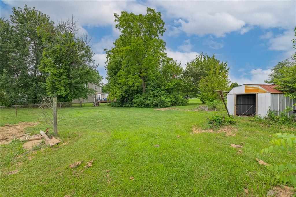 9423 Bruce Property Photo 2