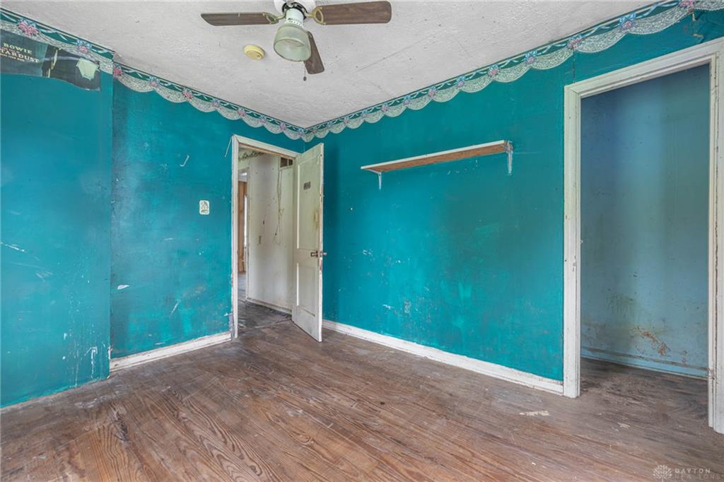9423 Bruce Property Photo 3