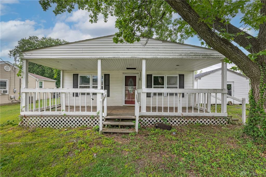 9423 Bruce Property Photo 5