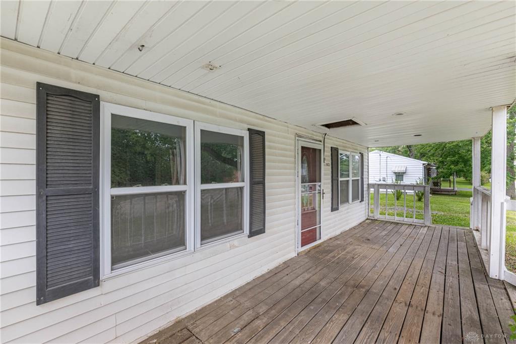 9423 Bruce Property Photo 6