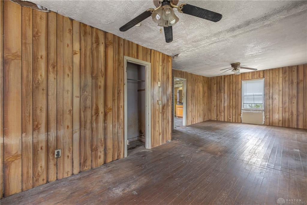 9423 Bruce Property Photo 16