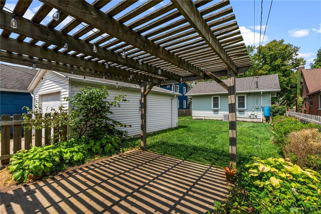 344 Hadley Property Photo 9