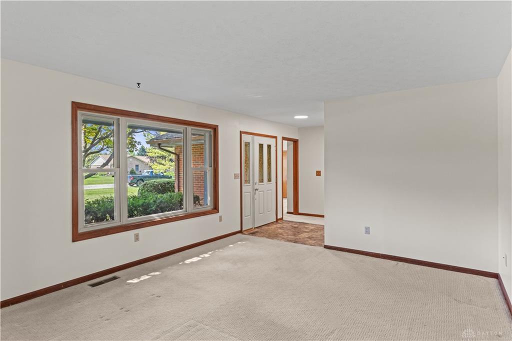 6436 Manete Property Photo 6