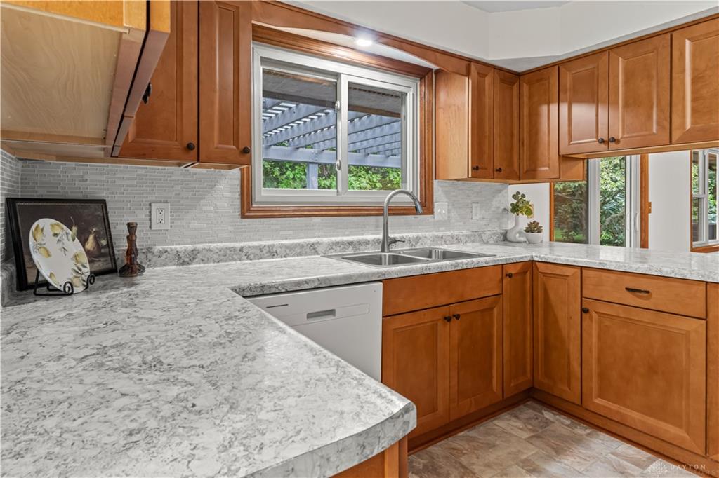 6436 Manete Property Photo 10