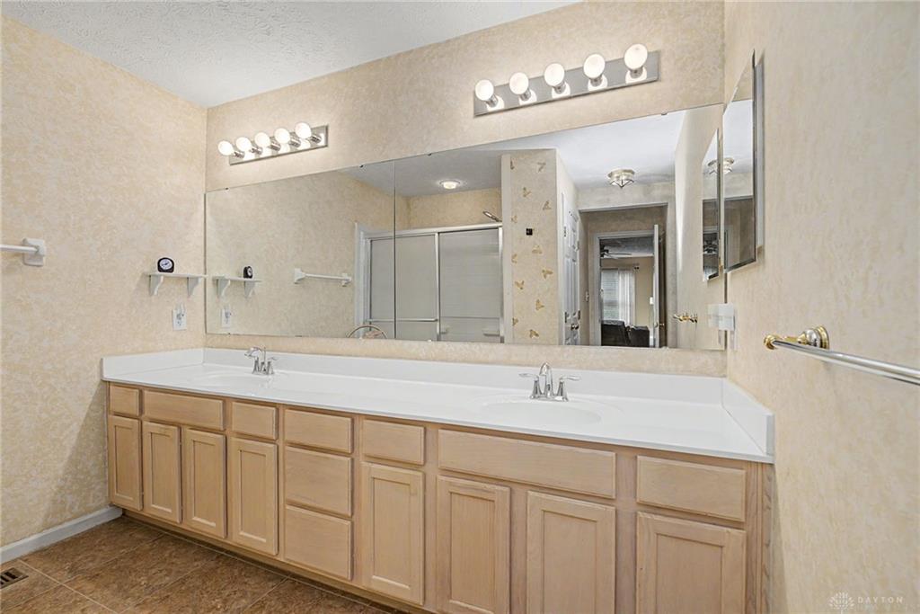 2552 Greenlefe Property Photo 18