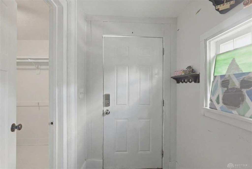 2728-2730 E 4th Property Photo 5