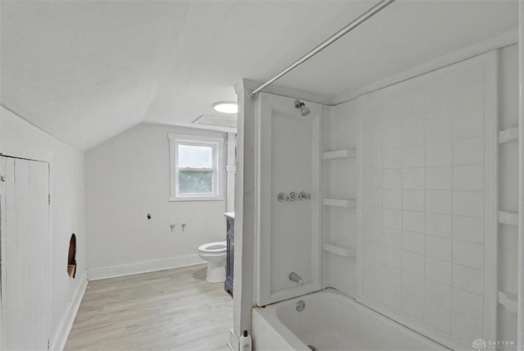 2728-2730 E 4th Property Photo 18