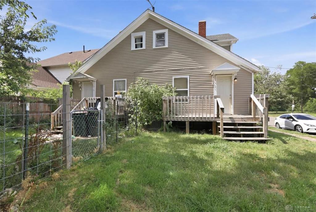 2728-2730 E 4th Property Photo 22
