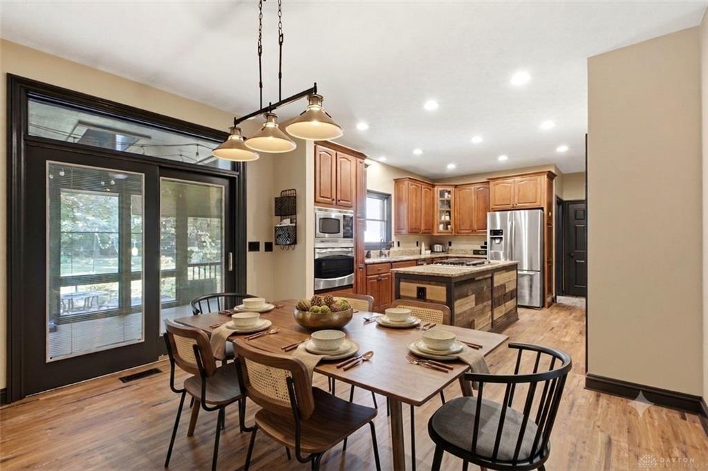 2054 Winding Brook Property Photo 4