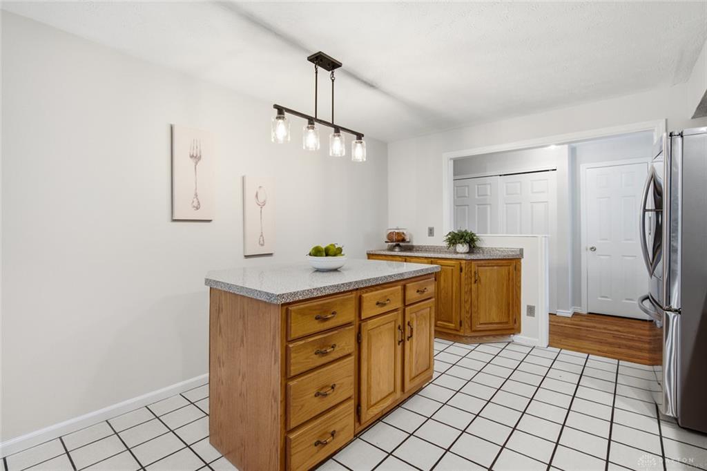 2198 Cherry Oak Property Photo 8