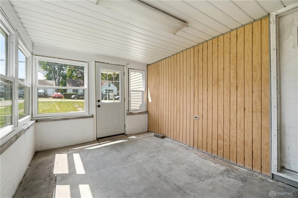 140 W Keller Property Photo 3