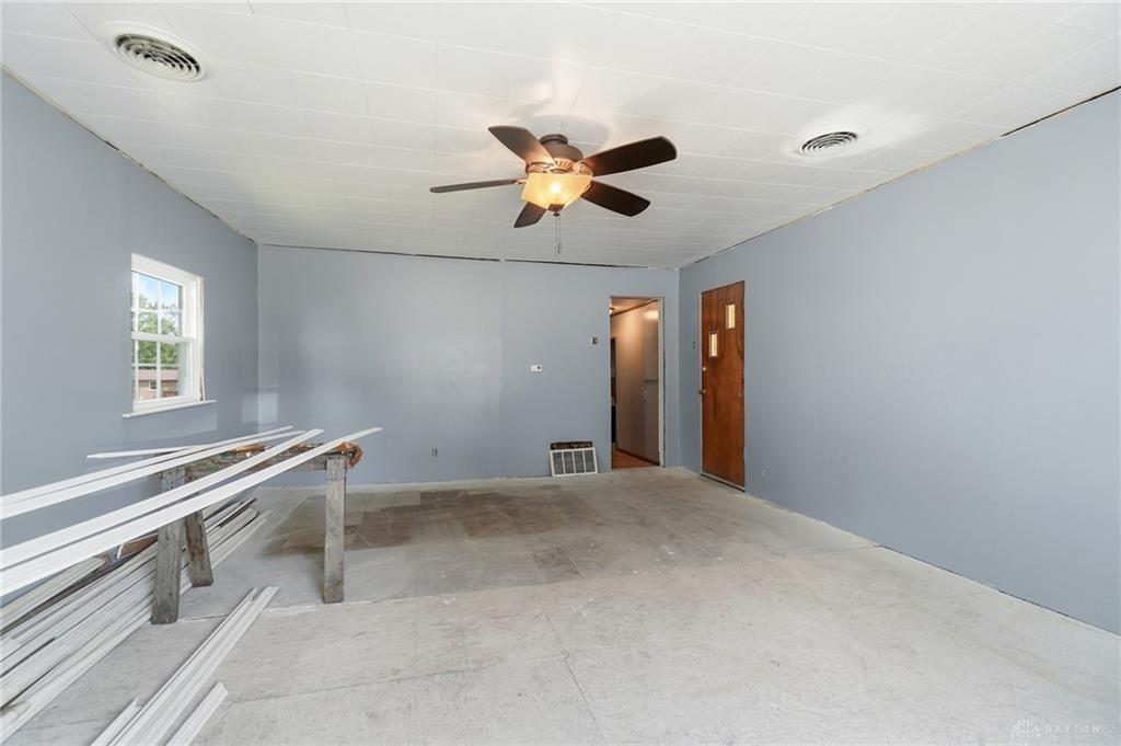 140 W Keller Property Photo 16