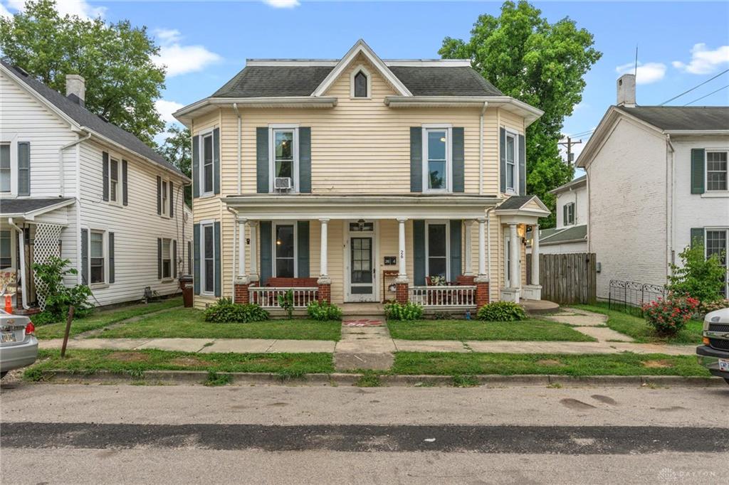 24 E 5th Property Photo 1