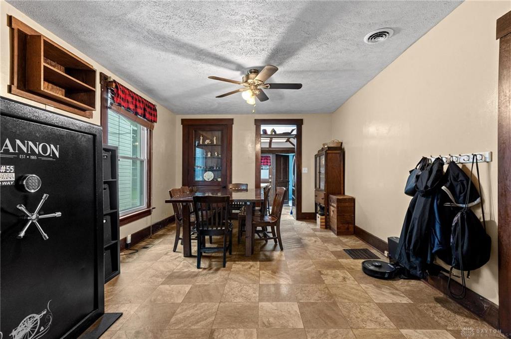 24 E 5th Property Photo 10