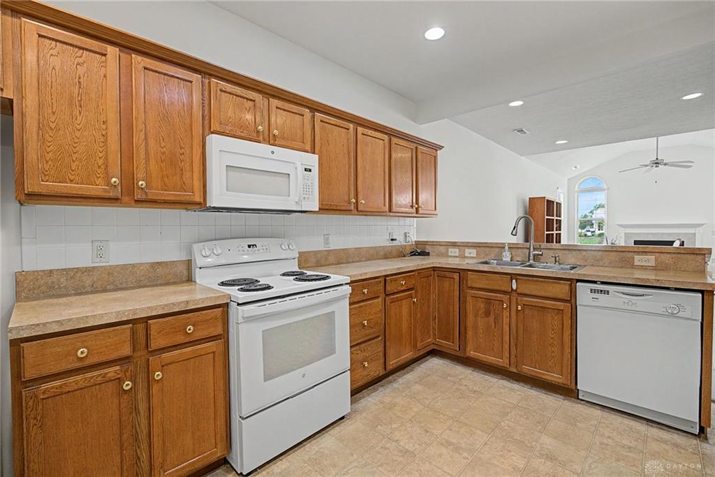 4694 Cobblestone Property Photo 16