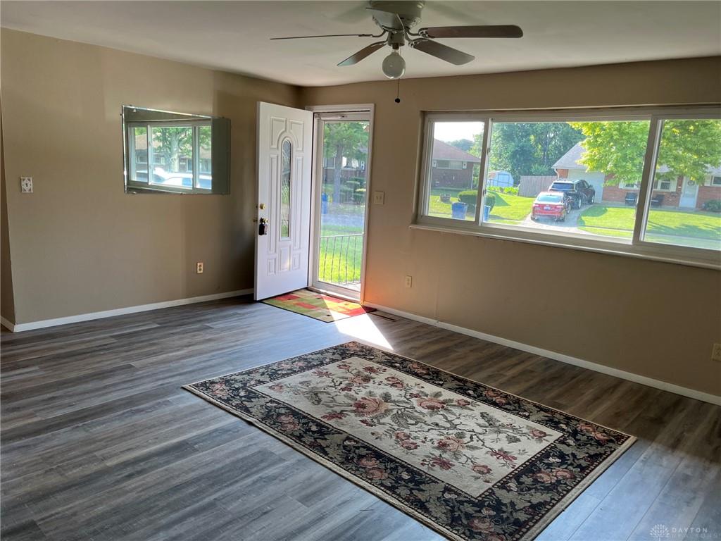 5669 Traymore Property Photo 4