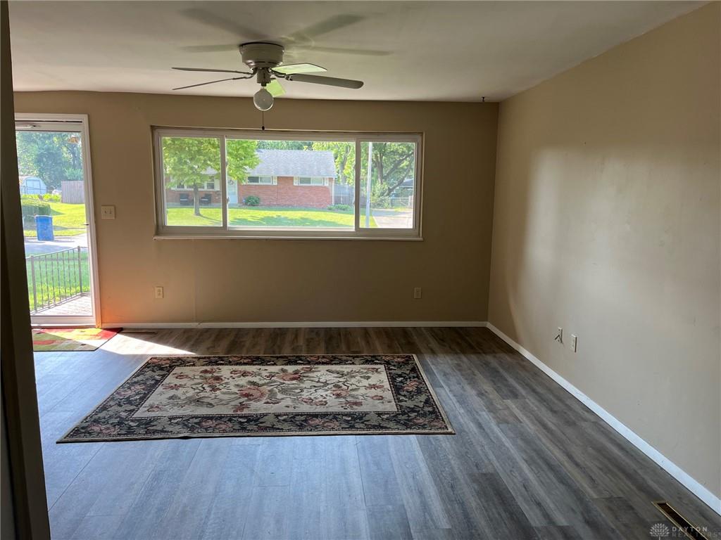 5669 Traymore Property Photo 5