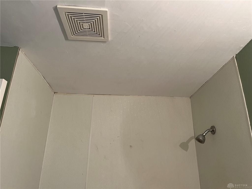 5669 Traymore Property Photo 13