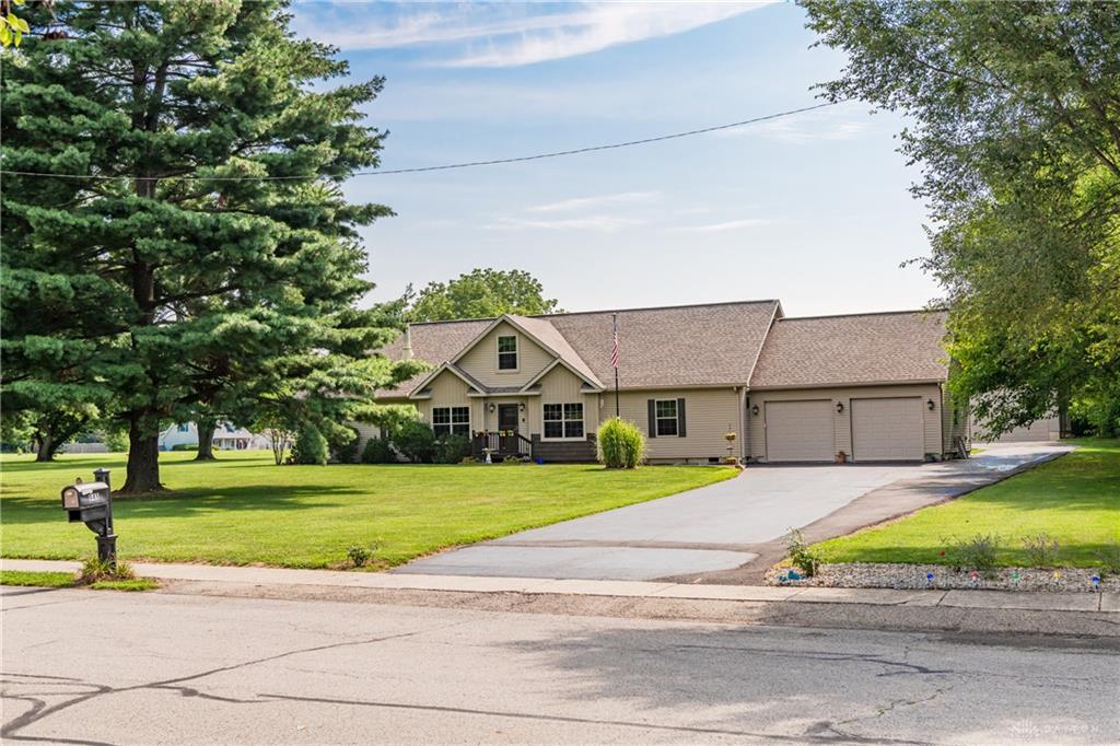 945 Ormsby Property Photo 1