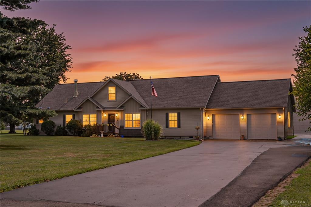 945 Ormsby Property Photo 2